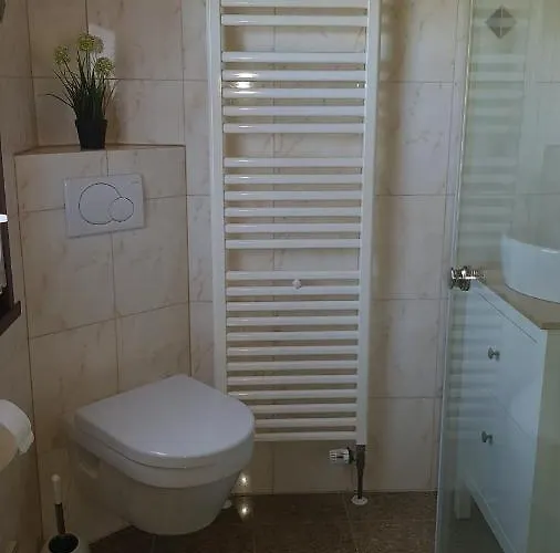 Jagdhaus Malzhagen * Nuembrecht